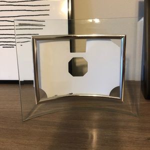Curved glass standing picture frame